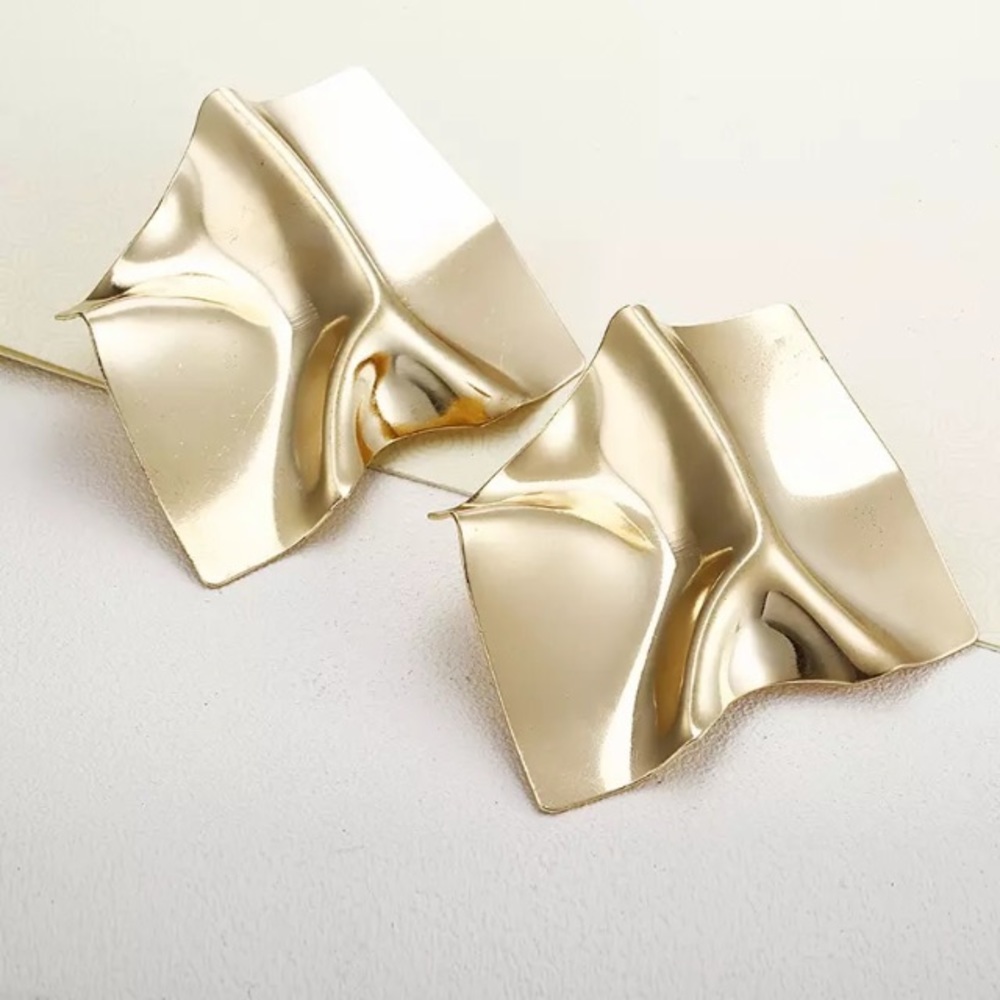 NEW💙💎GOLDEN💛MODERN💛WRINKLED PAPER💛EARRING💎💙 - Picture 4 of 8